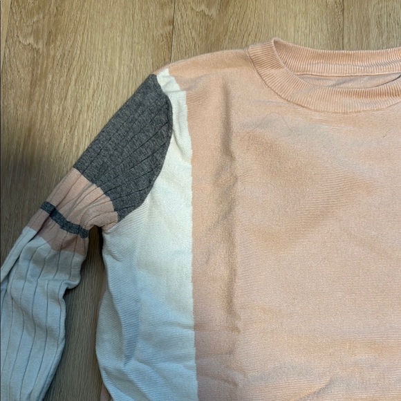 Colorblock Sweater - Picture 4 of 4